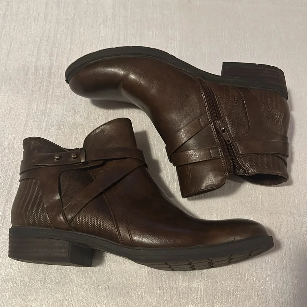 BareTraps Women’s Brown Ankle Booties w/ Design all along the side Size 8 - Picture 6 of 14
